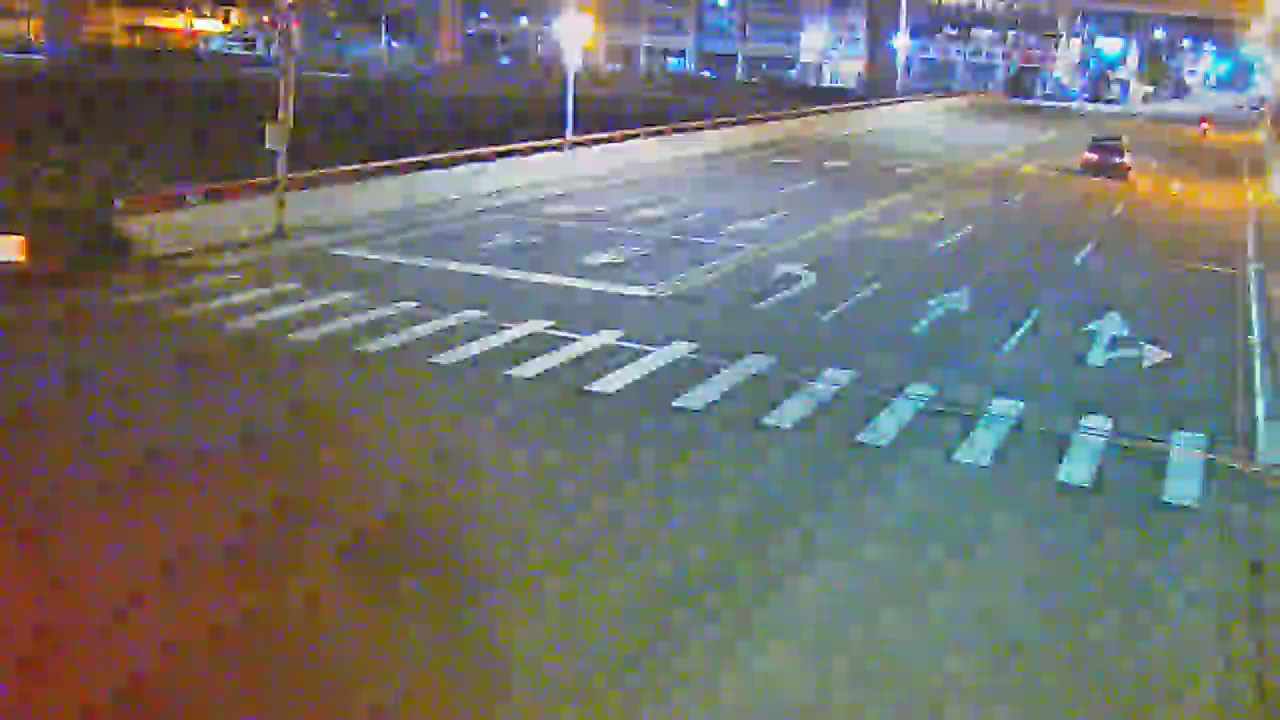 太平路/甲堤路(右側車流往環中東路)