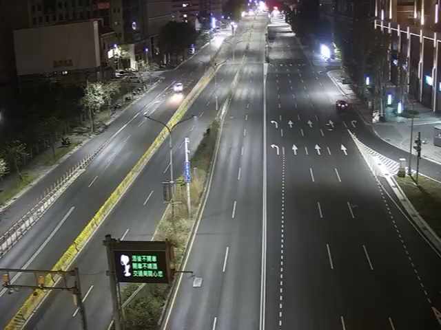 臺灣大道/環中路(右側車流往文心路)