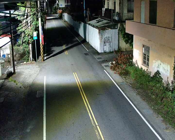 新社區和盛街(右側車流往土牛)