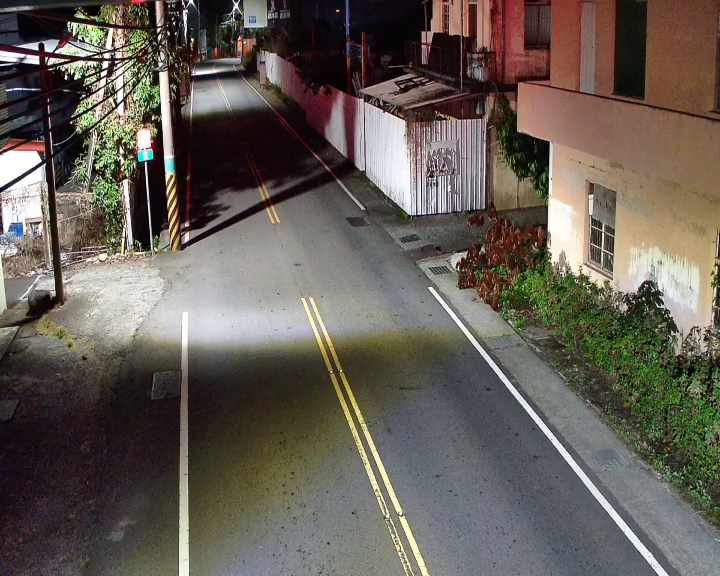 新社區和盛街(右側車流往土牛)