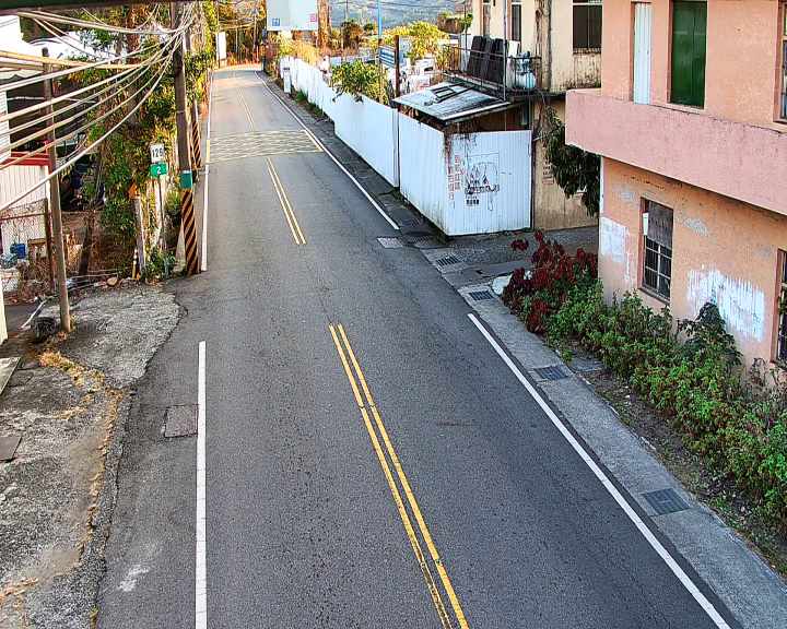 新社區和盛街(右側車流往土牛)