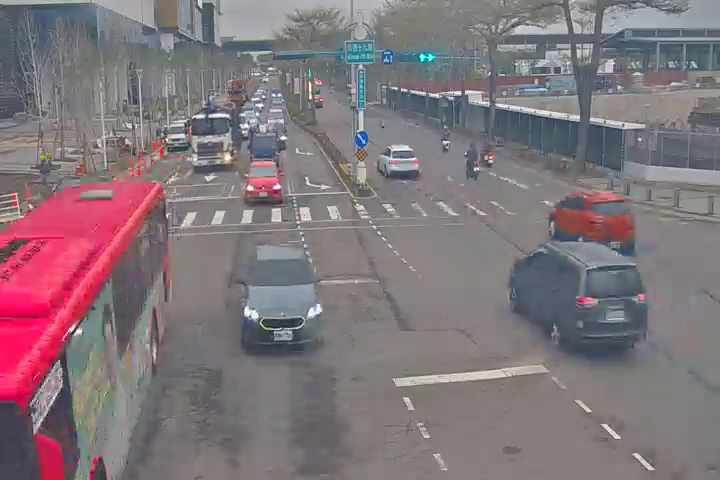 崇德路三段/崇德十九路(右側車流往環中路)