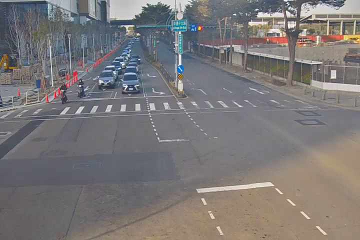 崇德路三段/崇德十九路(右側車流往環中路)