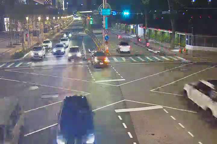 台中市北屯區崇德路三段/崇德十九路(右側車流往環中路)