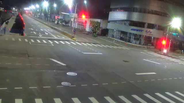 中科路/河南路(右側車流往文心路)