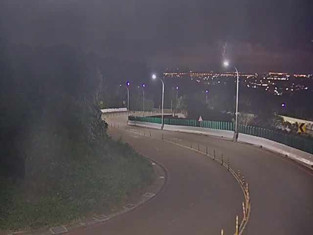 大肚區華山路(右側車流往自由路)