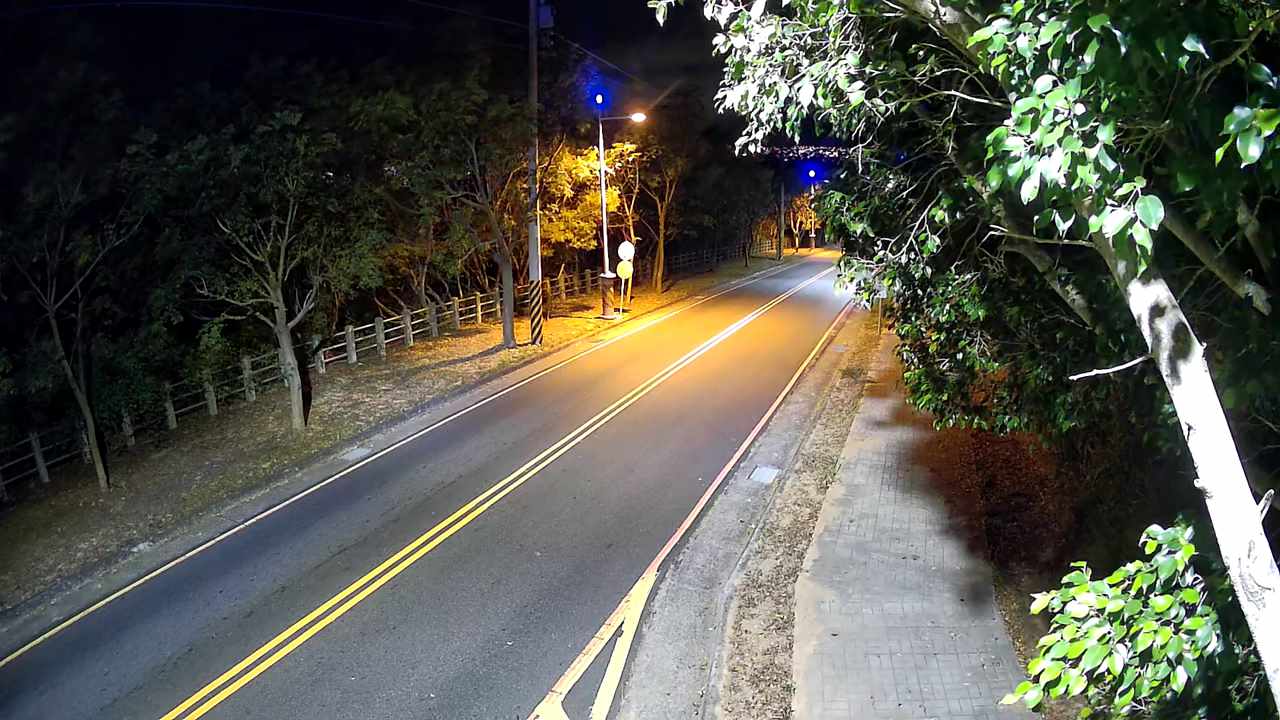 大肚區藍色公路(右側車流往自由路)