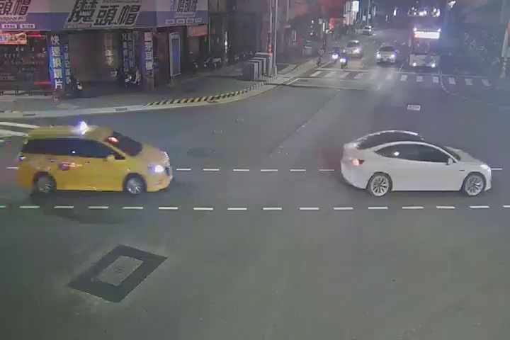 臺灣大道/黎明路(車流往台中交流道)