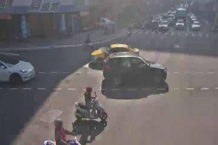 臺灣大道/黎明路(車流往台中交流道)