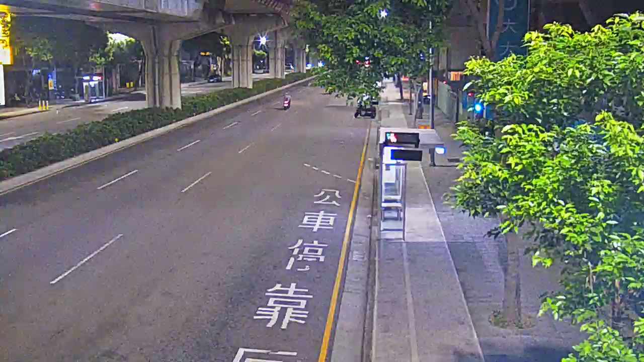 文心路/河南路(右側車流往中清路)