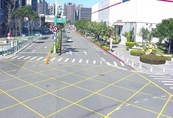 台中市北屯區敦富路/南興北一街(右側車流往潭子)