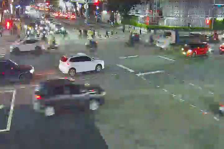 崇德路二段/文心路四段(右側車流往進化北路)