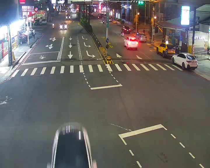 崇德路/豐樂路(右側車流往環中路)