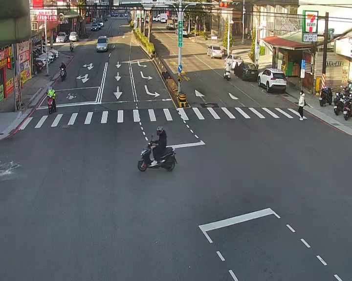 崇德路/豐樂路(右側車流往環中路)