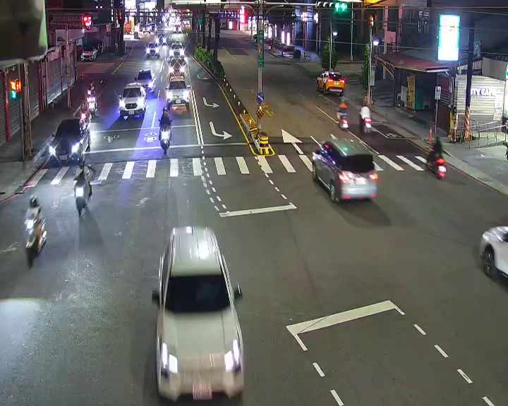 崇德路/豐樂路(右側車流往環中路)