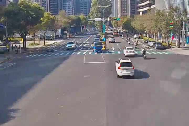 市政北七路/惠中路(右側車流往市政路)