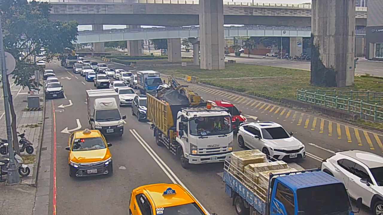 環中路/中山路(右側車流往崇德路)
