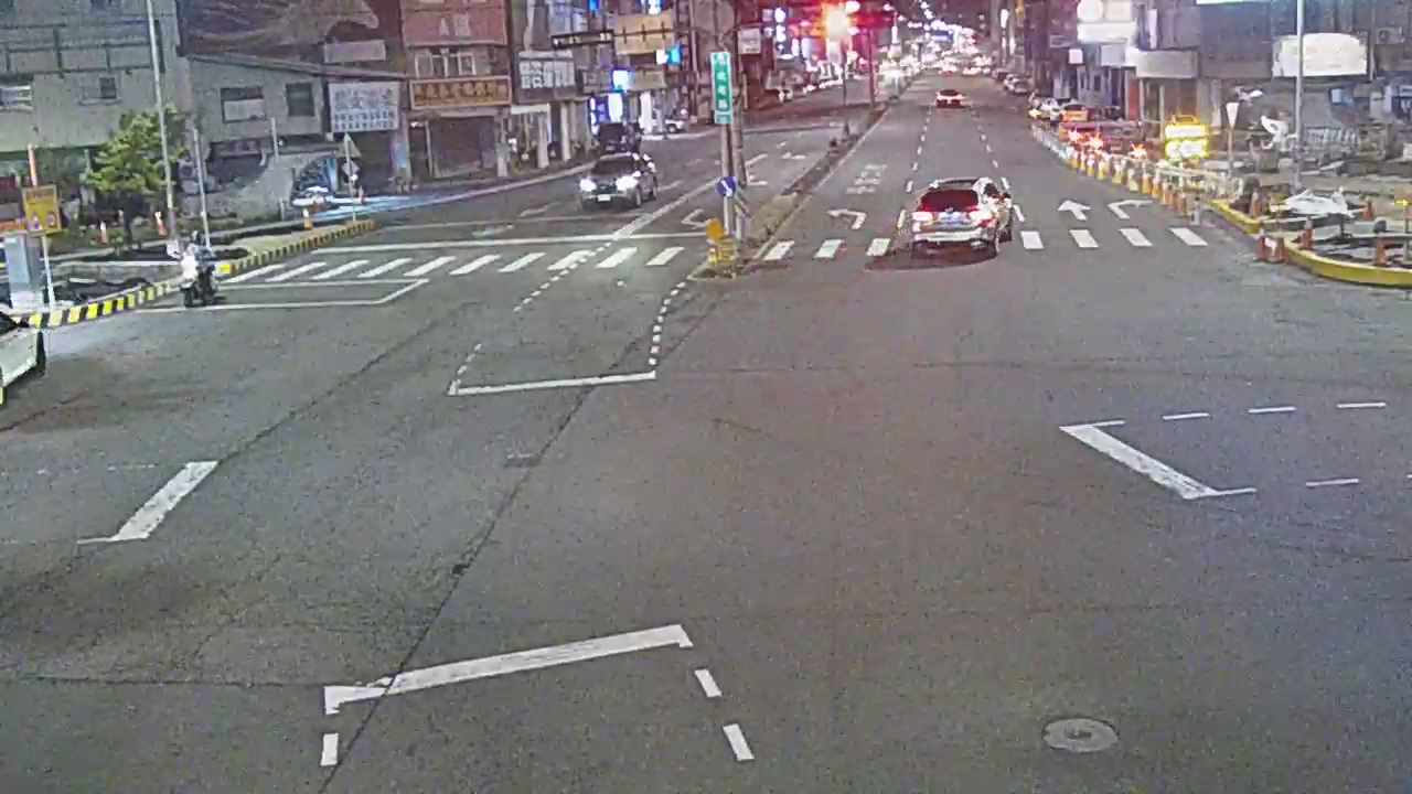 台中市北屯區北屯路/進化北路(右側車流往文心路)