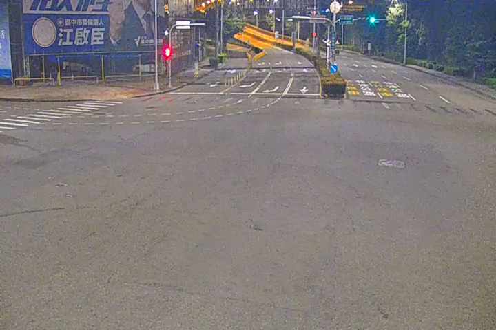 高鐵東路/高鐵五路(右側車流往台74)
